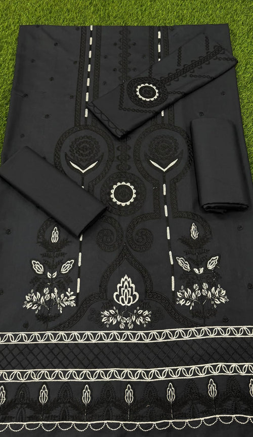 Black Front-Embroidered Dhanak 2-Piece Suit
